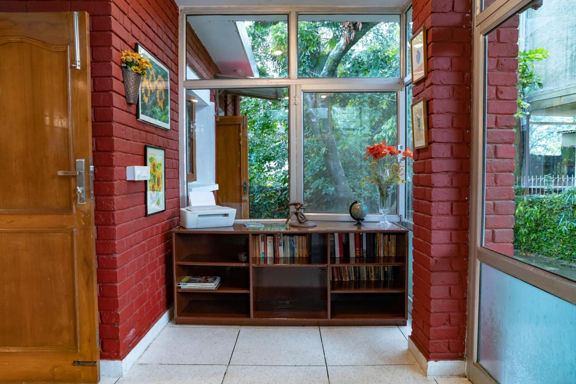 דהראדון Saffronstays Doon Garden Villa - Near Doon School And Mall Road מראה חיצוני תמונה