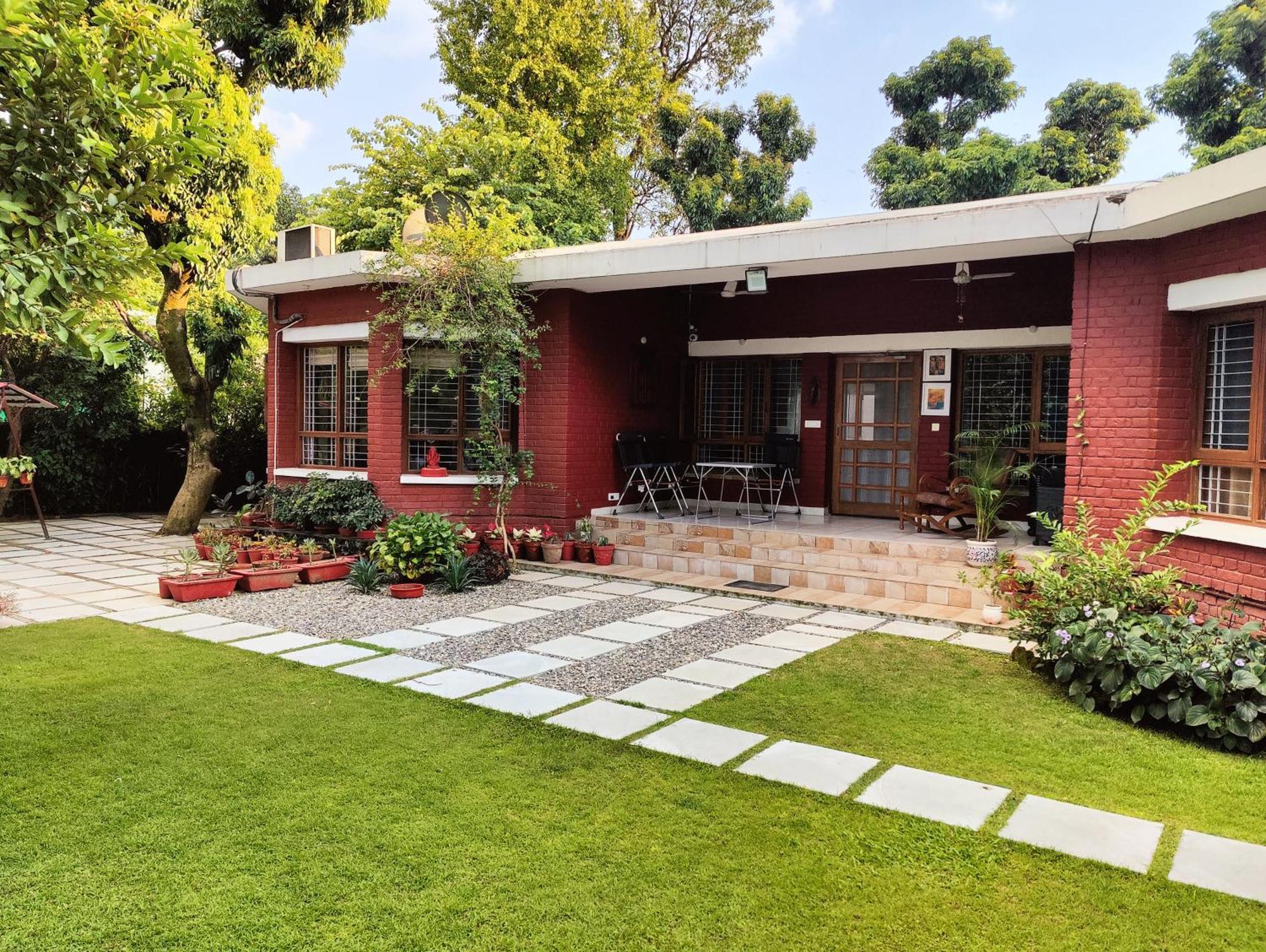 דהראדון Saffronstays Doon Garden Villa - Near Doon School And Mall Road מראה חיצוני תמונה